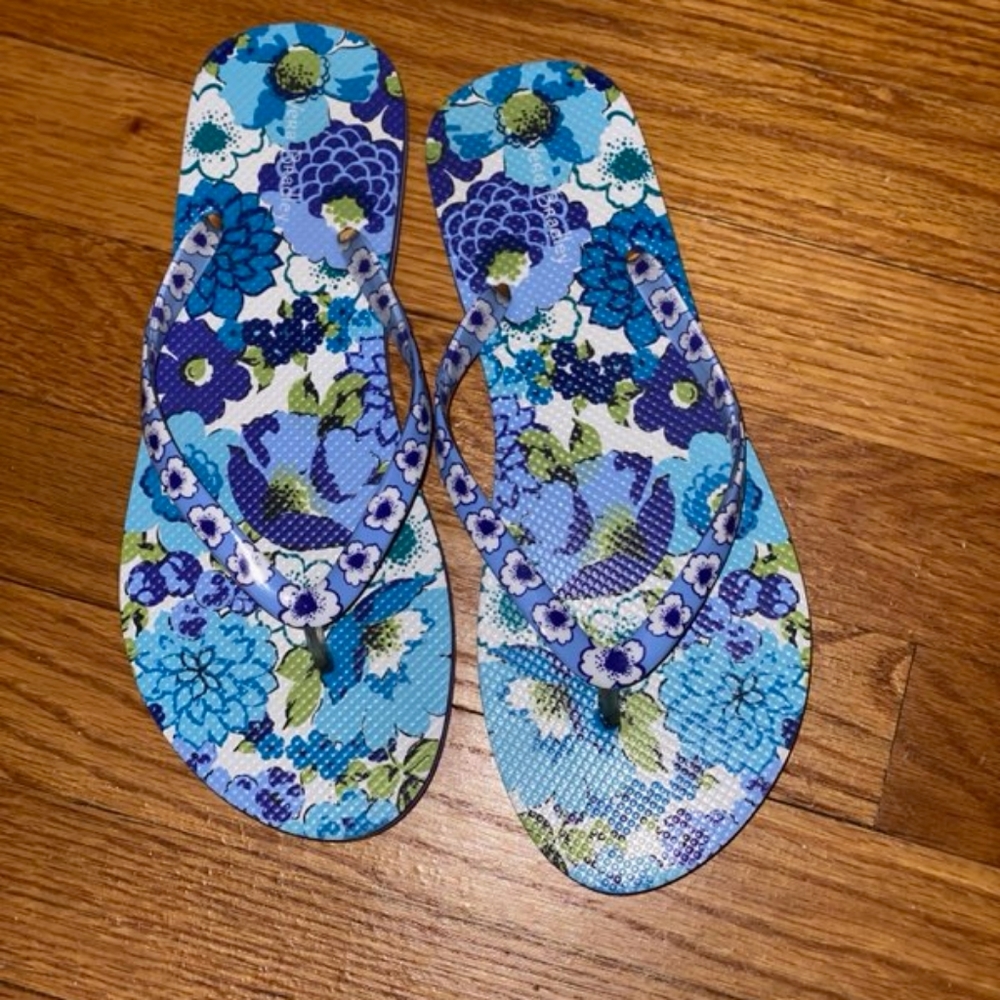 Vera Bradley flip flops